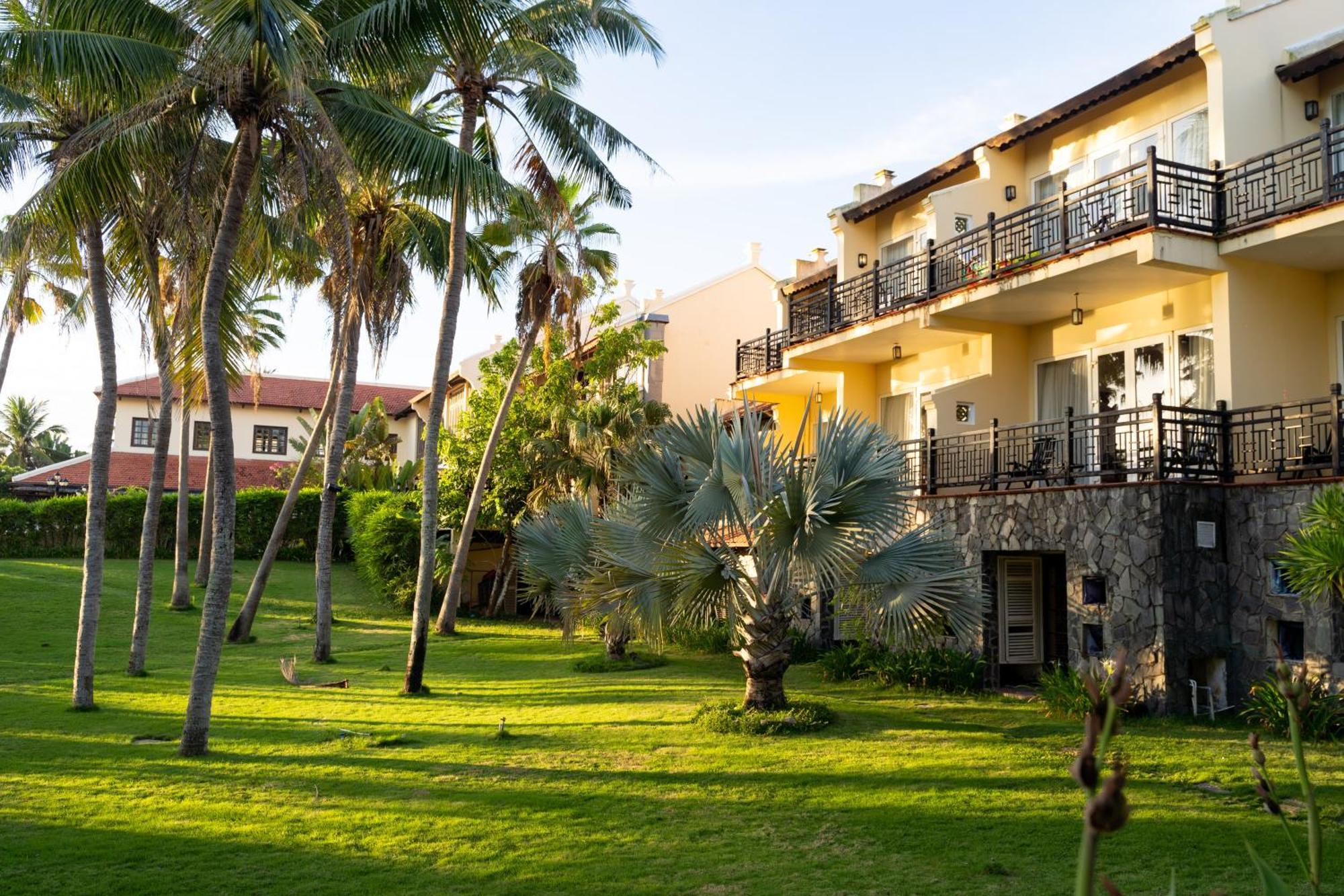 Victoria Hoi An Beach Resort & Spa Exterior foto